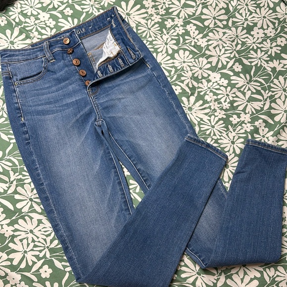 American Eagle Outfitters Denim - American Eagle Super High Rise Jegging